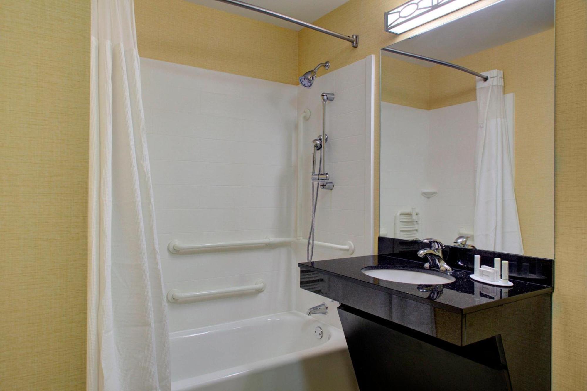 Fairfield Inn And Suites By Marriott Montgomery Eastchase Extérieur photo